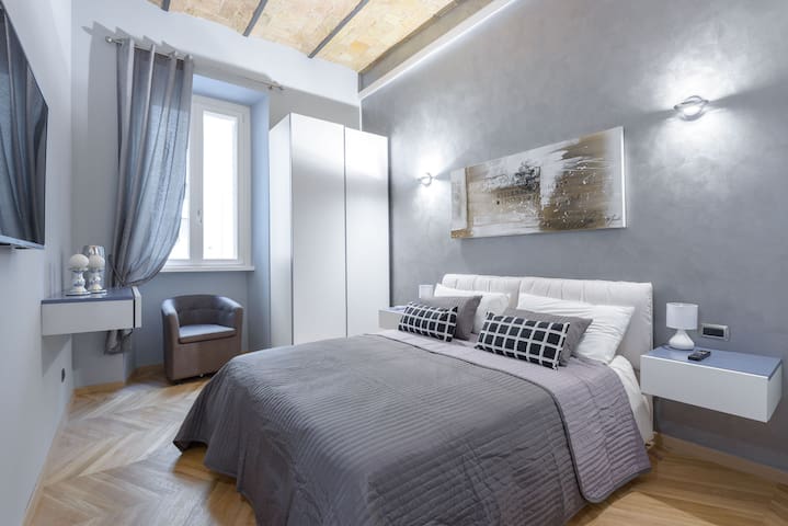 SYLVIA STYLISH VATICAN SUITES