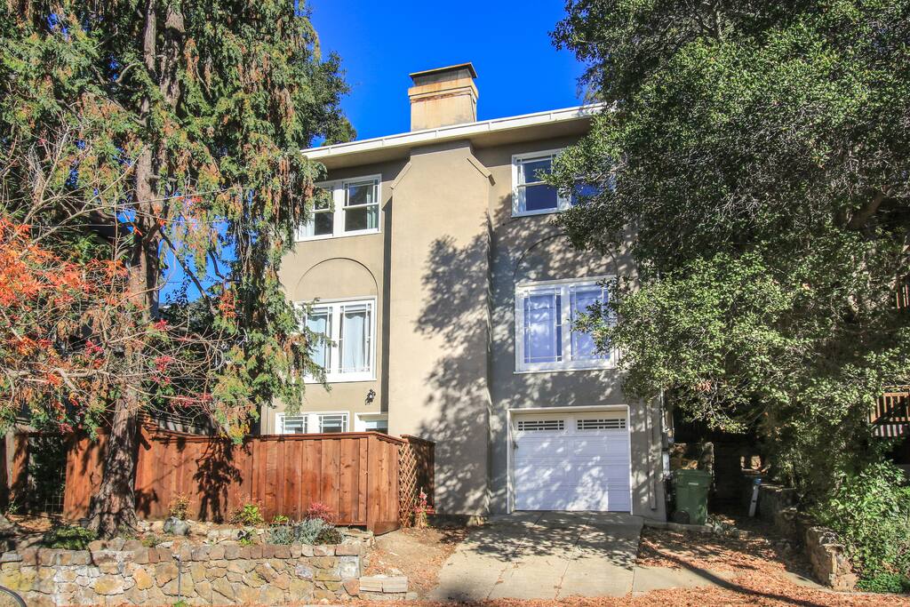 Lower unit with front deck