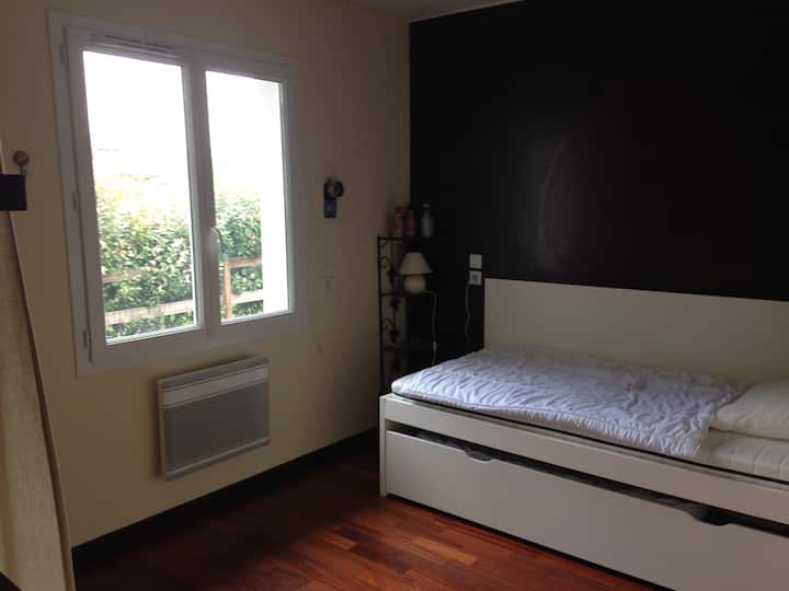 חדר שינה 4 (2 מיטות יחיד)