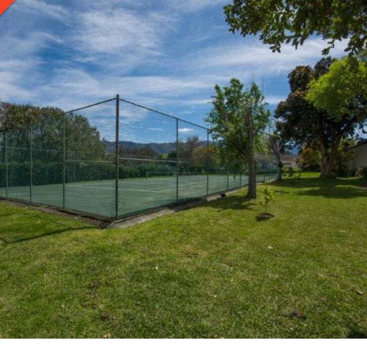 Rushmere tennis court