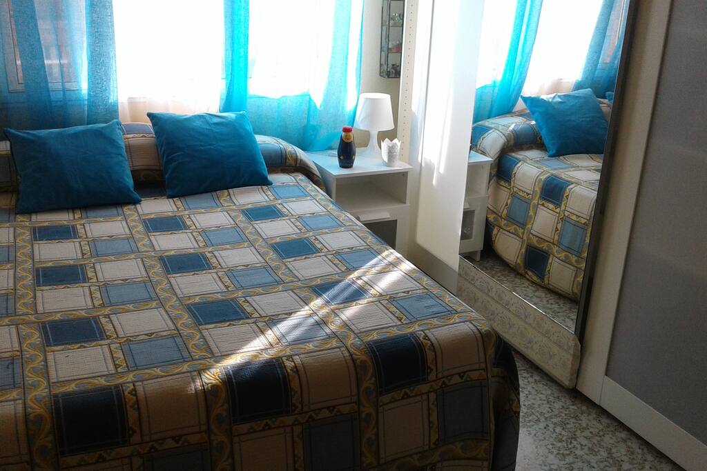 Cama y armario