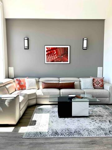 Belltown Court Penthouse gallery image 5