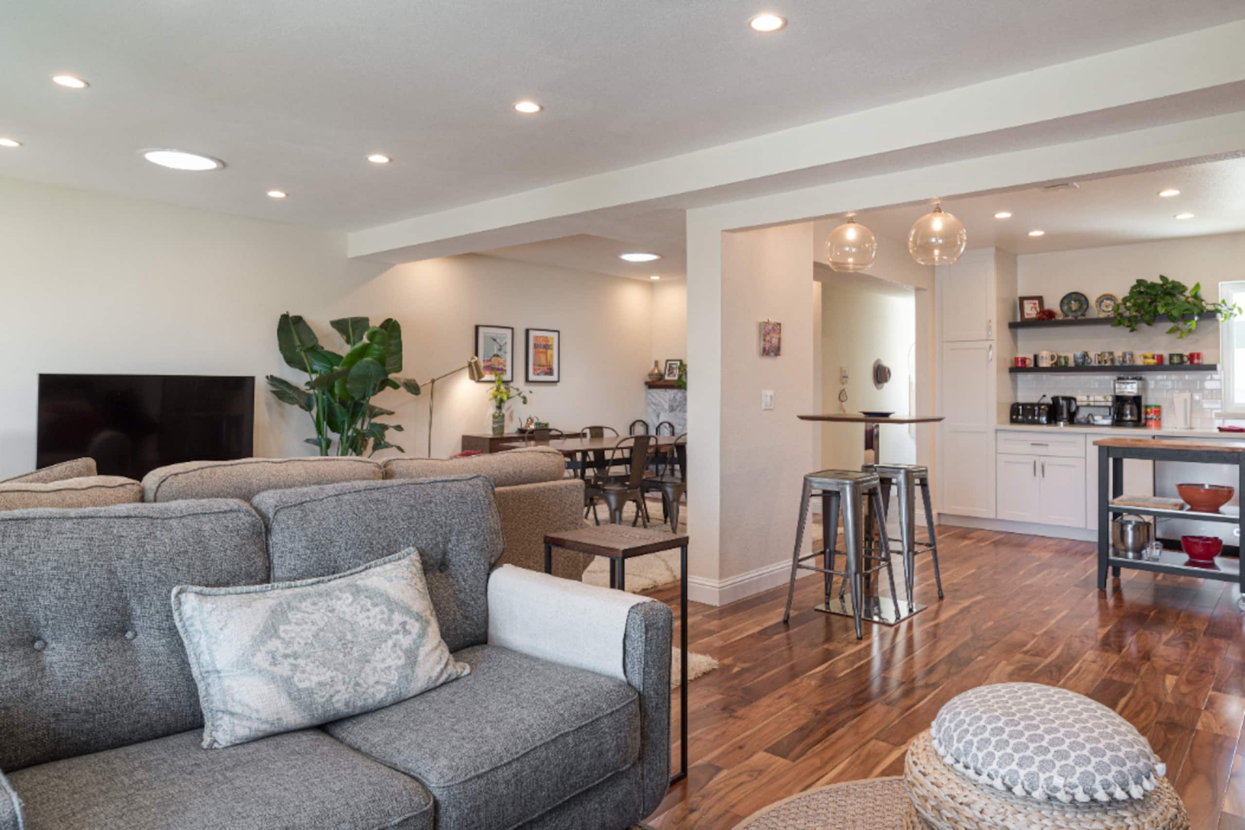 Condo in San Francisco · ★4.97 · 2 bedrooms · 2 beds · 2 baths - Image 13