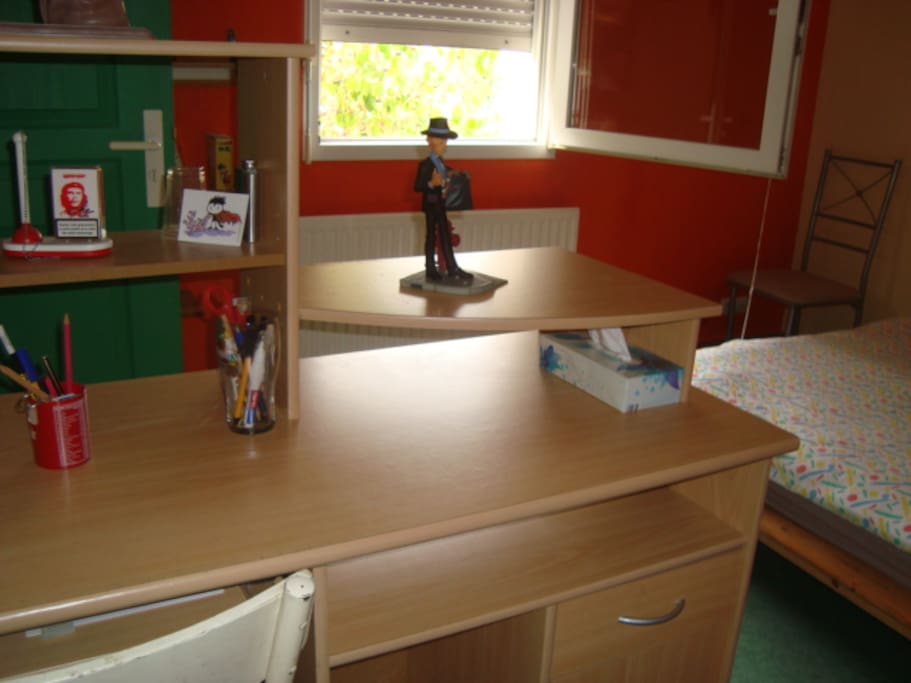 Bureau pour travailler si besoin