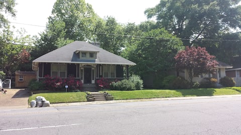 Historic Midtown Bungalow-a walker's paradise