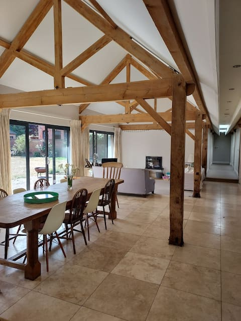 Beautiful barn conversion - idyllic Hampshire farm