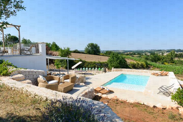 Panoramic Trulli Pozzo Fornello. Pets allowed gallery image 3