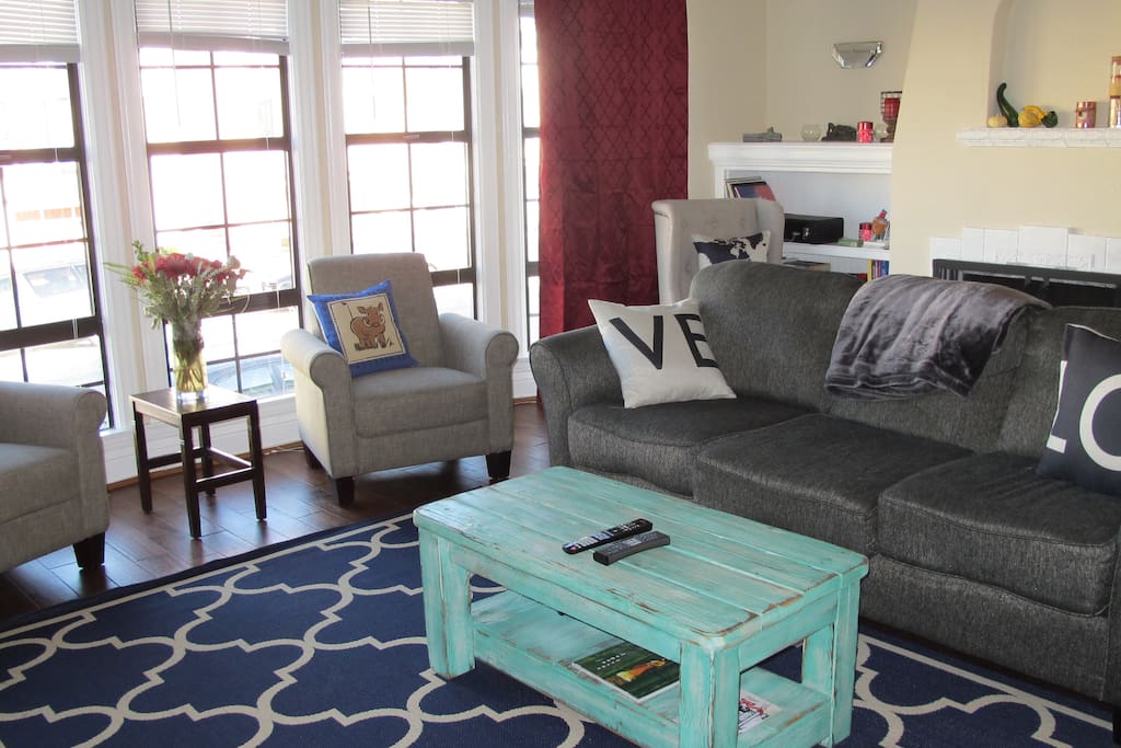 Living Room with fireplace