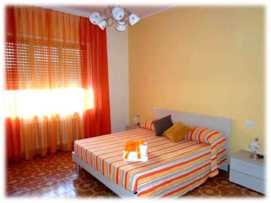 Camera Arancio