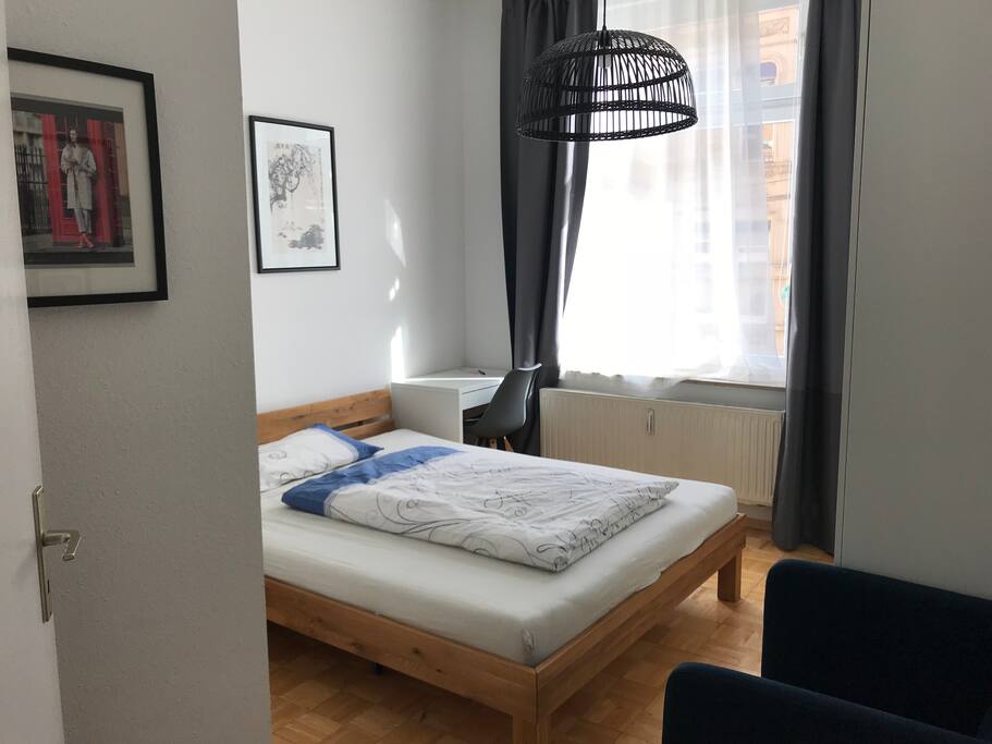 das Zimmer