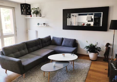 Annonce Airbnb populaire: Charming apartment in a very good location in the city center à Amidonniers / Compans Caffarelli / Brouardel