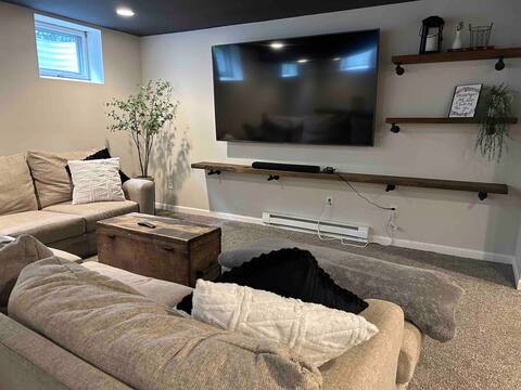 Stylish Family Home w/ Basement Reno (82.5” TV)!
