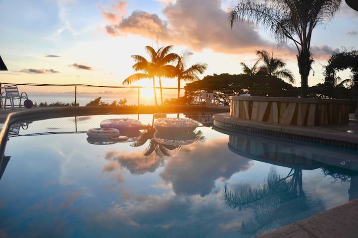 Private Pool – 180° Ocean View – Minutes to Beach