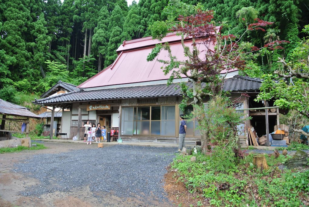 Overview of the guesthouse