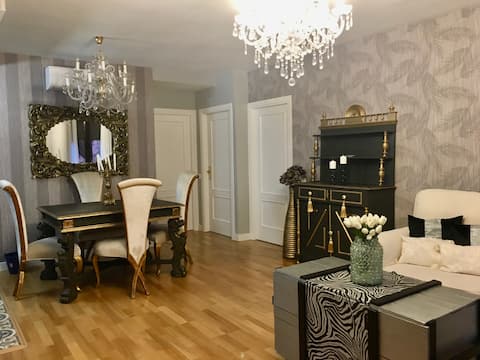 Top performing Airbnb: Vip Rooms Toledo private parking 2 bedrooms in Toledo