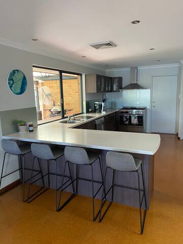 Royal Oaks Resort with Swimming Pool gallery image 3