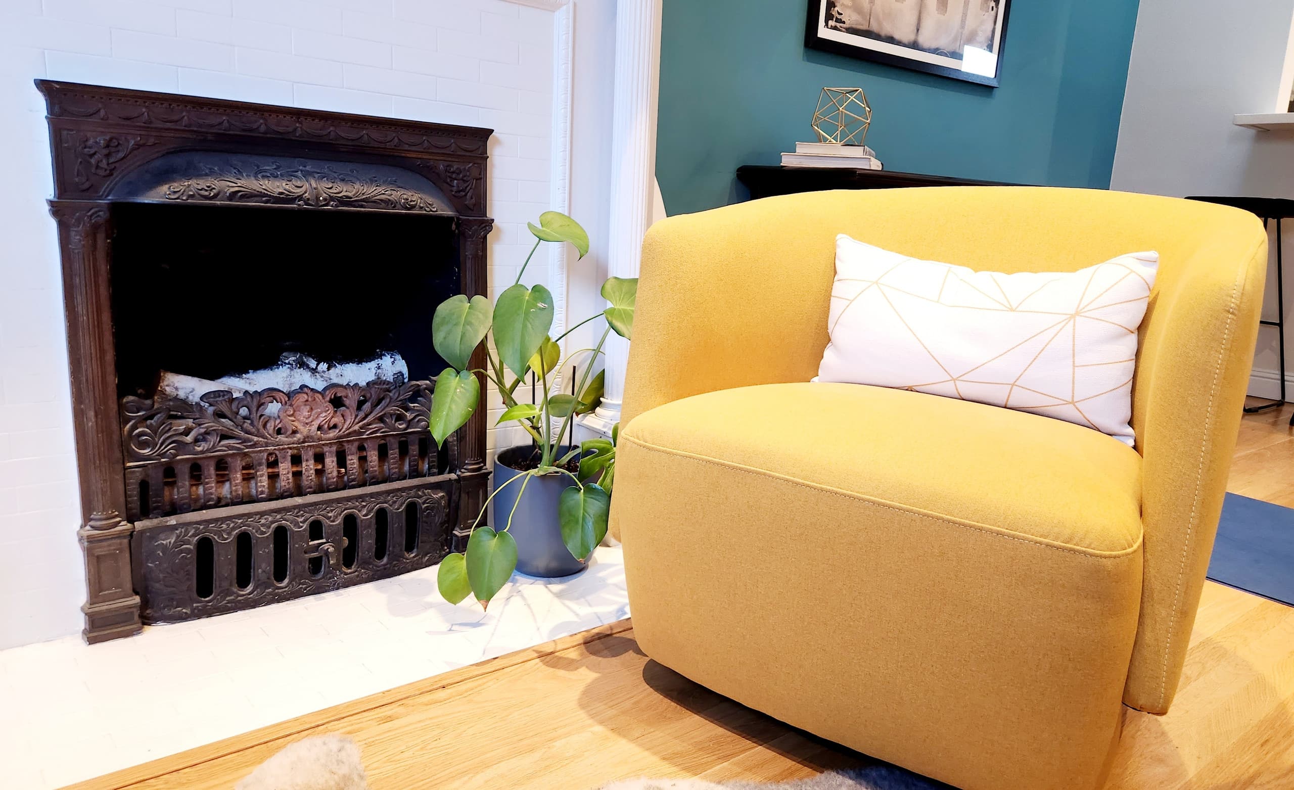 Home in San Francisco · ★4.95 · 2 bedrooms · 2 beds · 1 bath - Image 4
