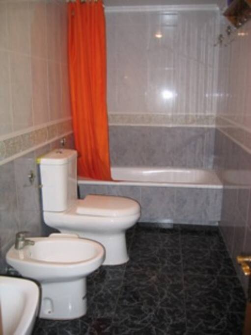 Baño completo.