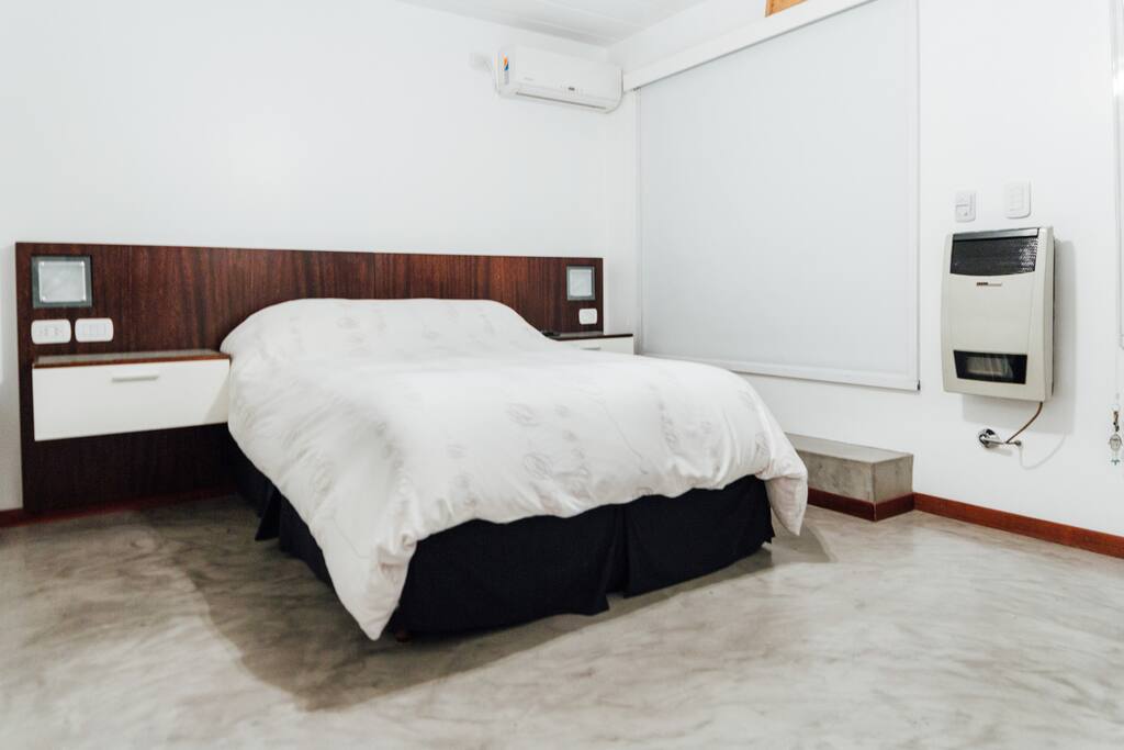 Large bedroom with in-suite bathroom, TV, AC and heater