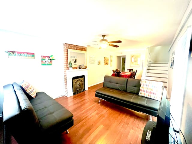 Large & Trendy near the French Quarter! Discounts!