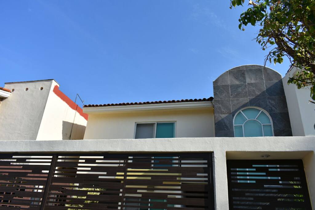 Hermosa casa muy comoda completamente equipada, a solo media cuadra de bonito parque