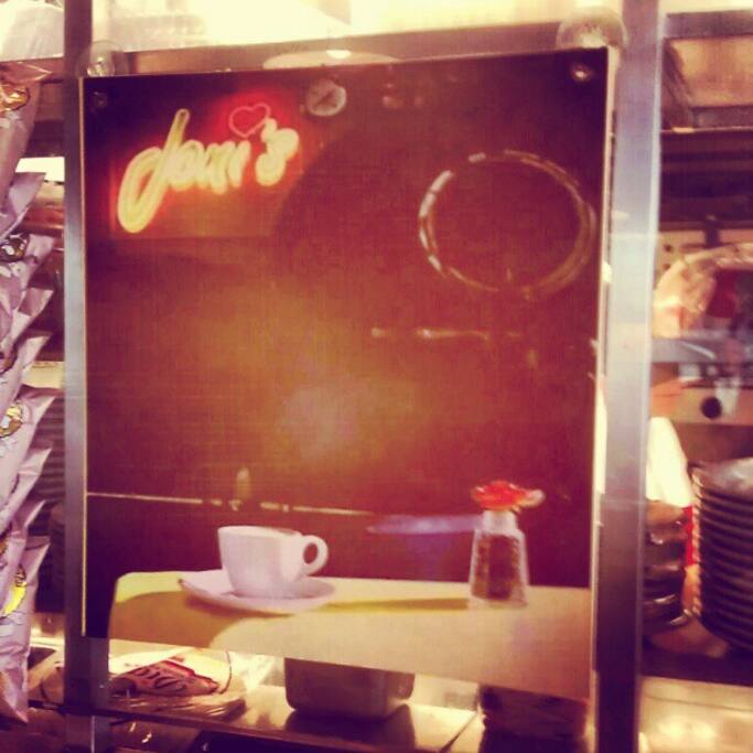 Foto von Joni's Coffee Roaster Cafe
