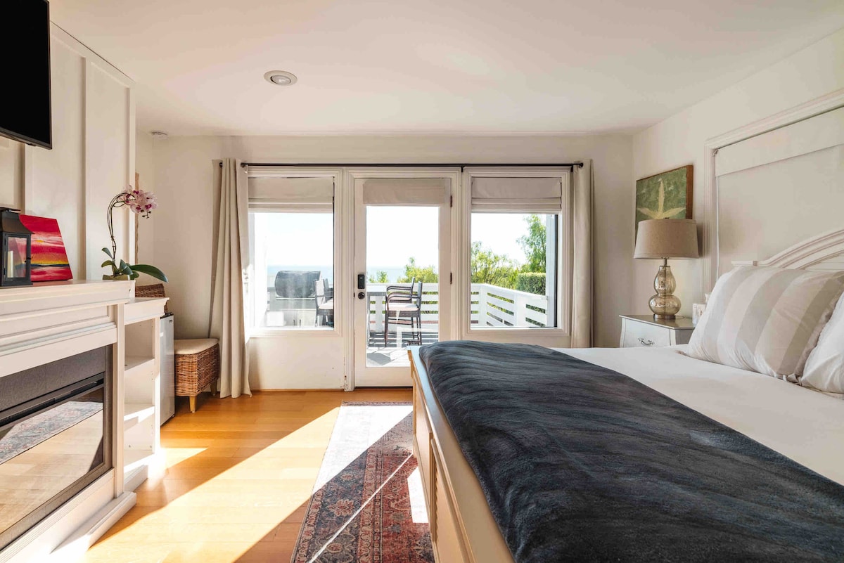 Disfruta de hermosas vistas desde el dormitorio tamaño king