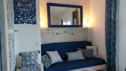 Top performing Airbnb: Apartment 10 min walk beaches, renovated in 2024 in Hyères