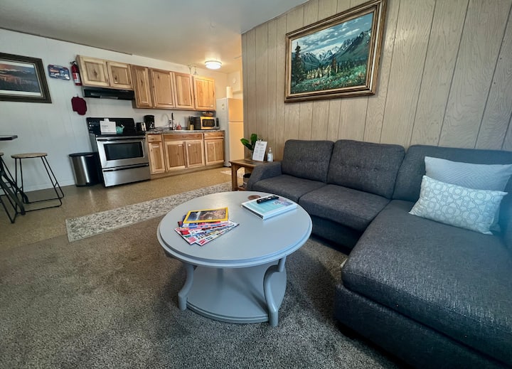 Bright, Newly Remodeled & In the Heart of Fbks Apartments for Rent in