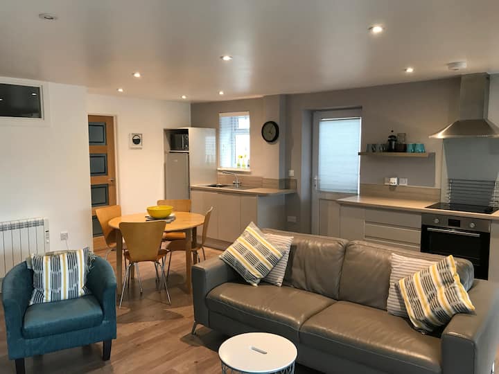 The Porthole, Consols, St Ives, Cornwall - Hayle