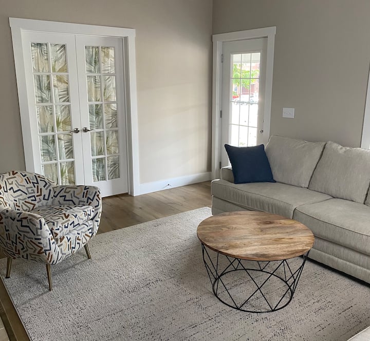 Toliver Guest House-downtown, Spacious, Remodeled. - French Lick, IN