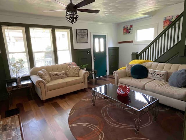 Charming 3 Bedroom Getaway gallery image 4