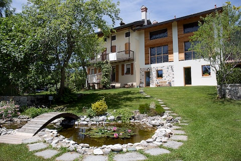 Alpine country lodge "The Other Road"