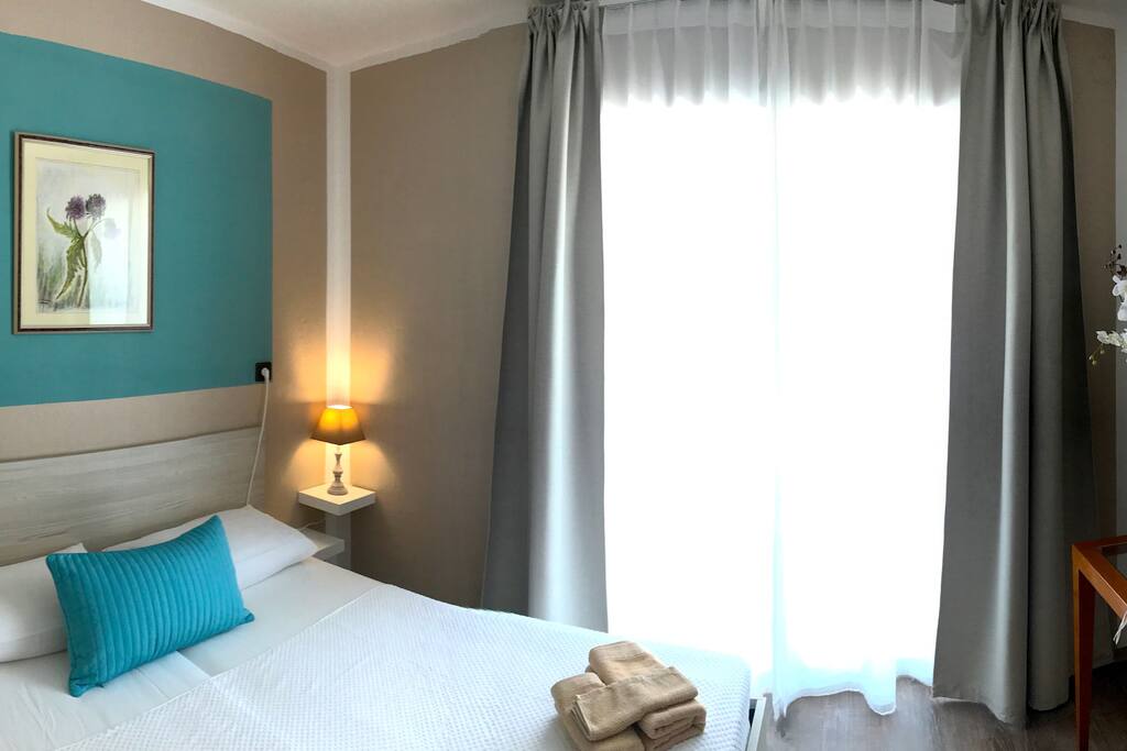 Schlafzimmer 1