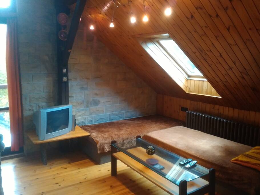 Apt B Living room