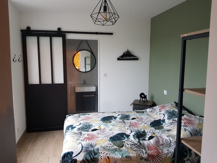 the "workshop" bedroom with its private bathroom on the ground floor