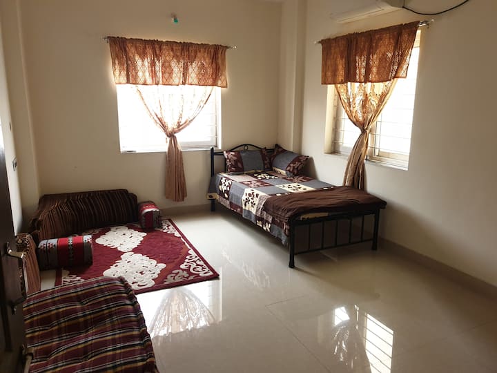 חדר שינה שלישי (ללא ארון בגדים)