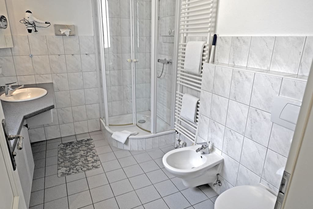 Duschbad mit Bidet