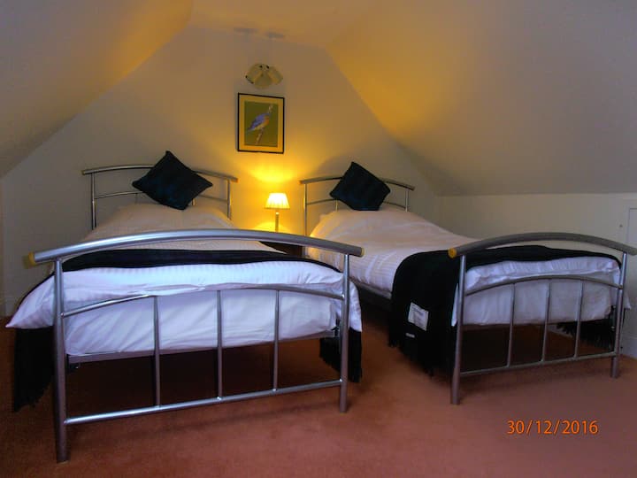 'Blackwatch' nyuma ya chumba cha kulala cha ghorofa ya juu