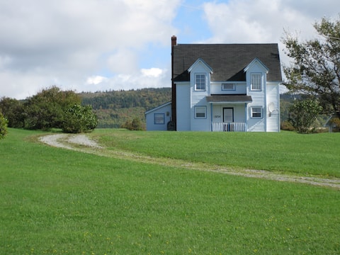 Top performing Airbnb: Cape Breton Farmhouse with Spectacular Sunsets in Inverness, Subd. A