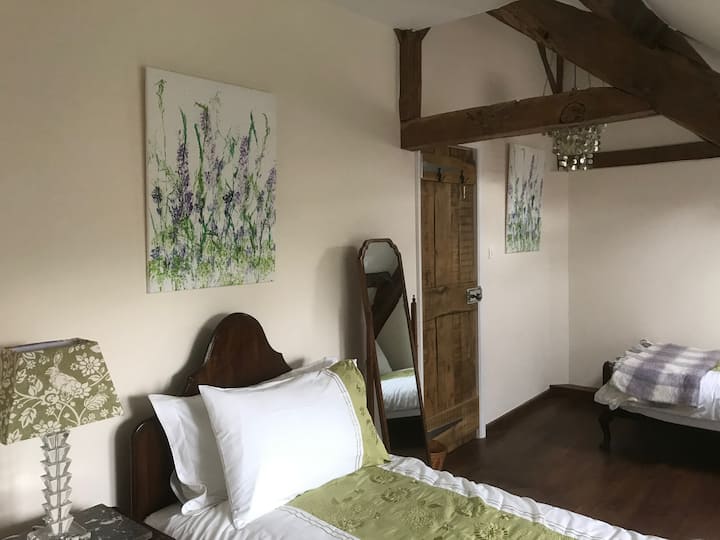 ห้องเตียงแฝดยังสามารถเพิ่มเตียงคู่ได้อีกด้วย