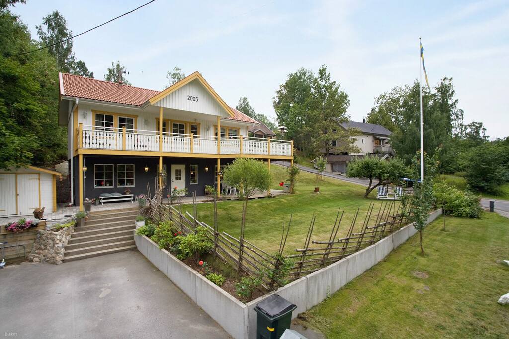 Huset med parkeringsplats