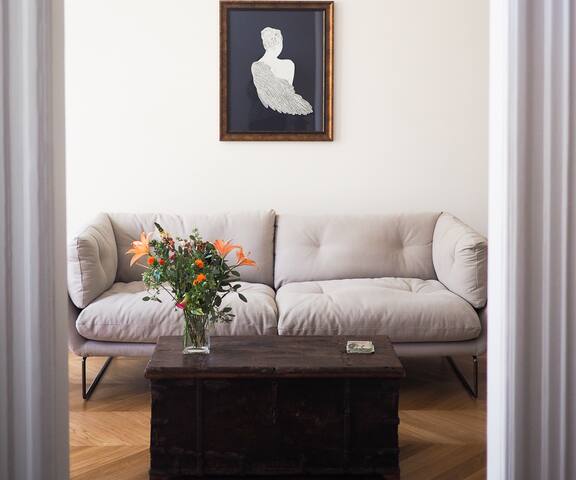 Modern Victorian – Peloton, Office, Garden gallery image 2