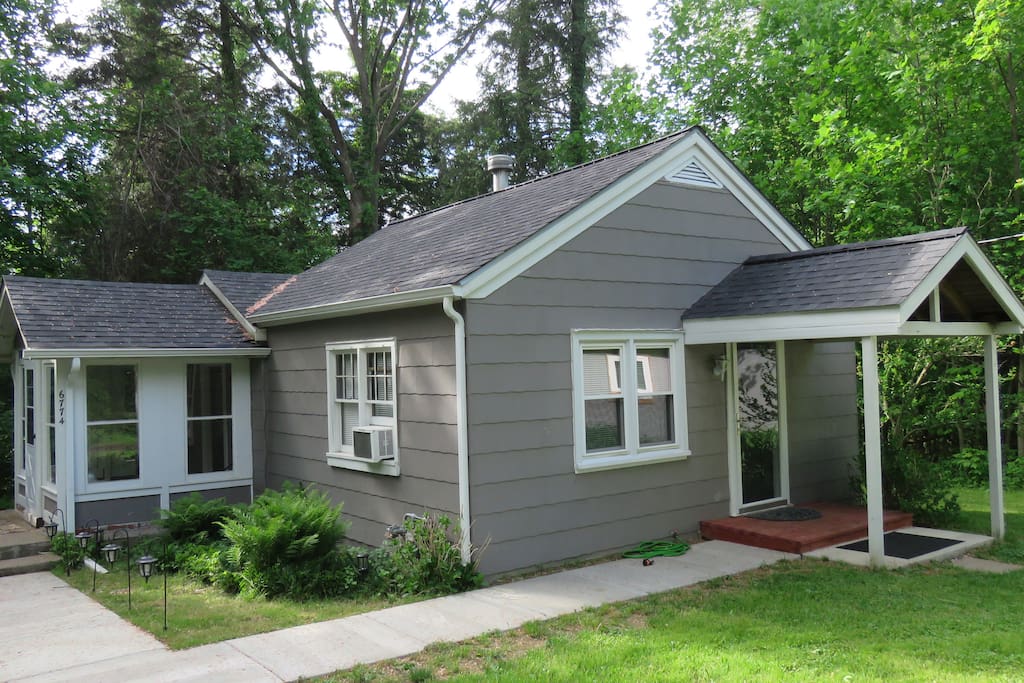 Cottage II Cottages for Rent in Fairview, Pennsylvania, United States