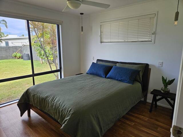 Sunny Coast Beach House~ pets welcome on request gallery image 5