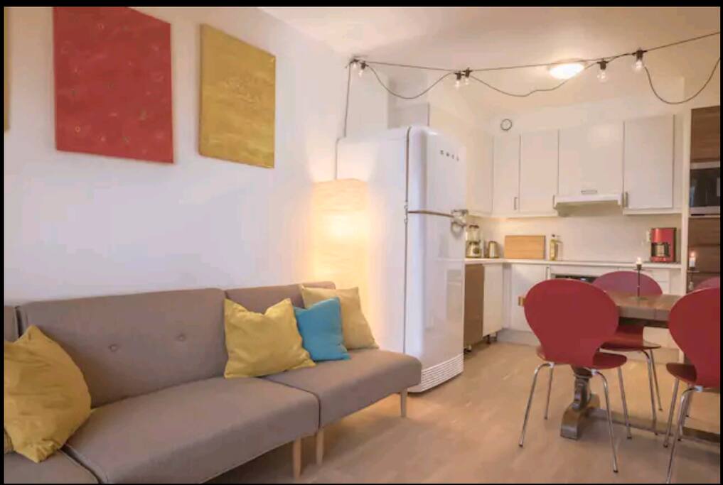Livingroom and kitchen