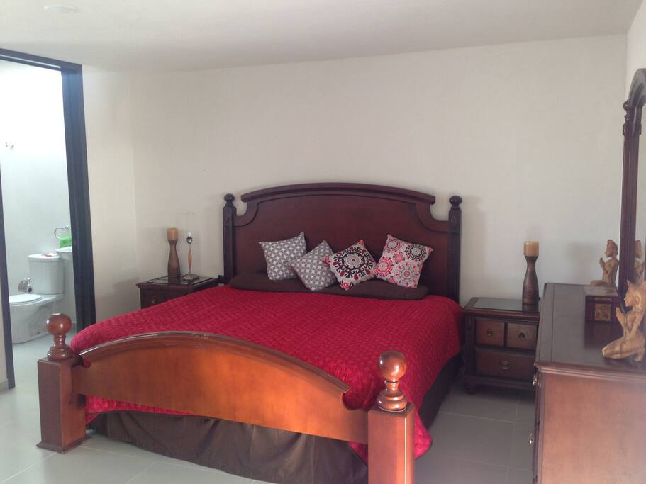 La habitación vista desde el vestidor