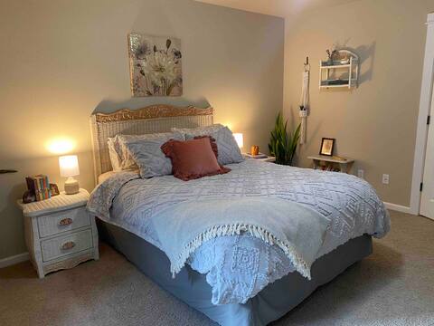 Spacious, family & dog friendly garden oasis home