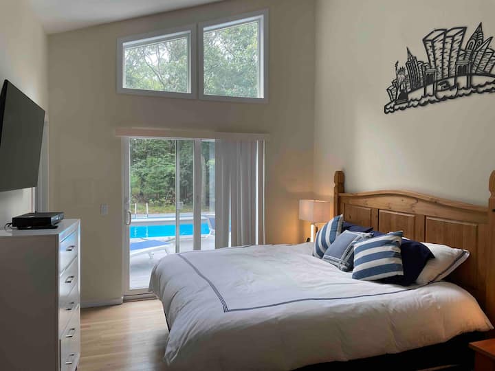 ห้องนอนใหญ่ 1 เตียงคิงไซส์