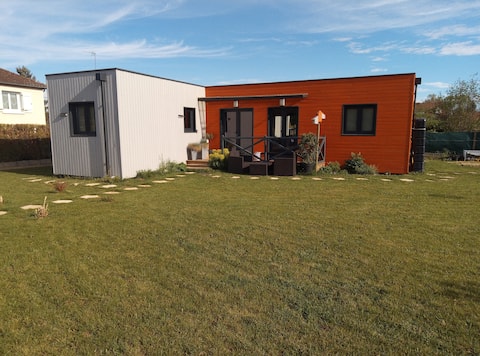 Quiet, comfortable wooden house near Auxerre